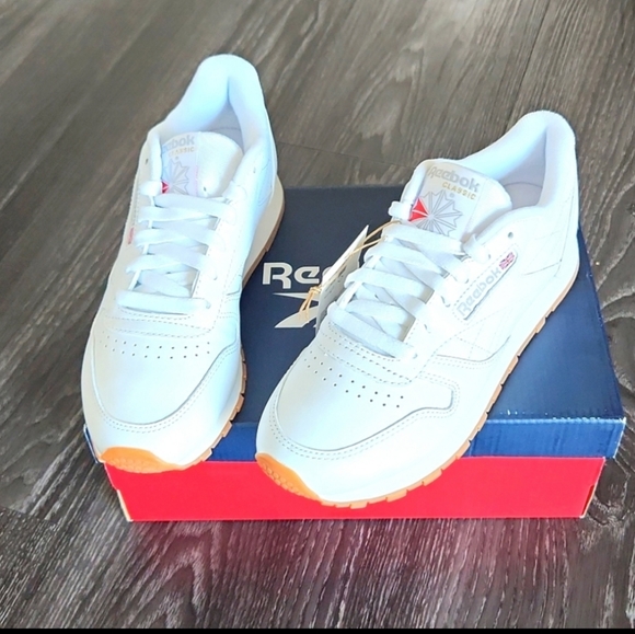 Reebok Shoes Reebok Classic Leather Sneakers In White With Gum Sole